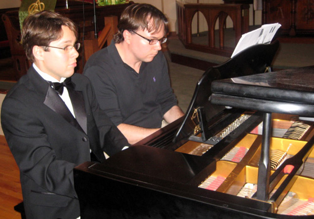Victor and João Paulo Casarotti rehearsing for a concert of Mahle's music in Philadelphia